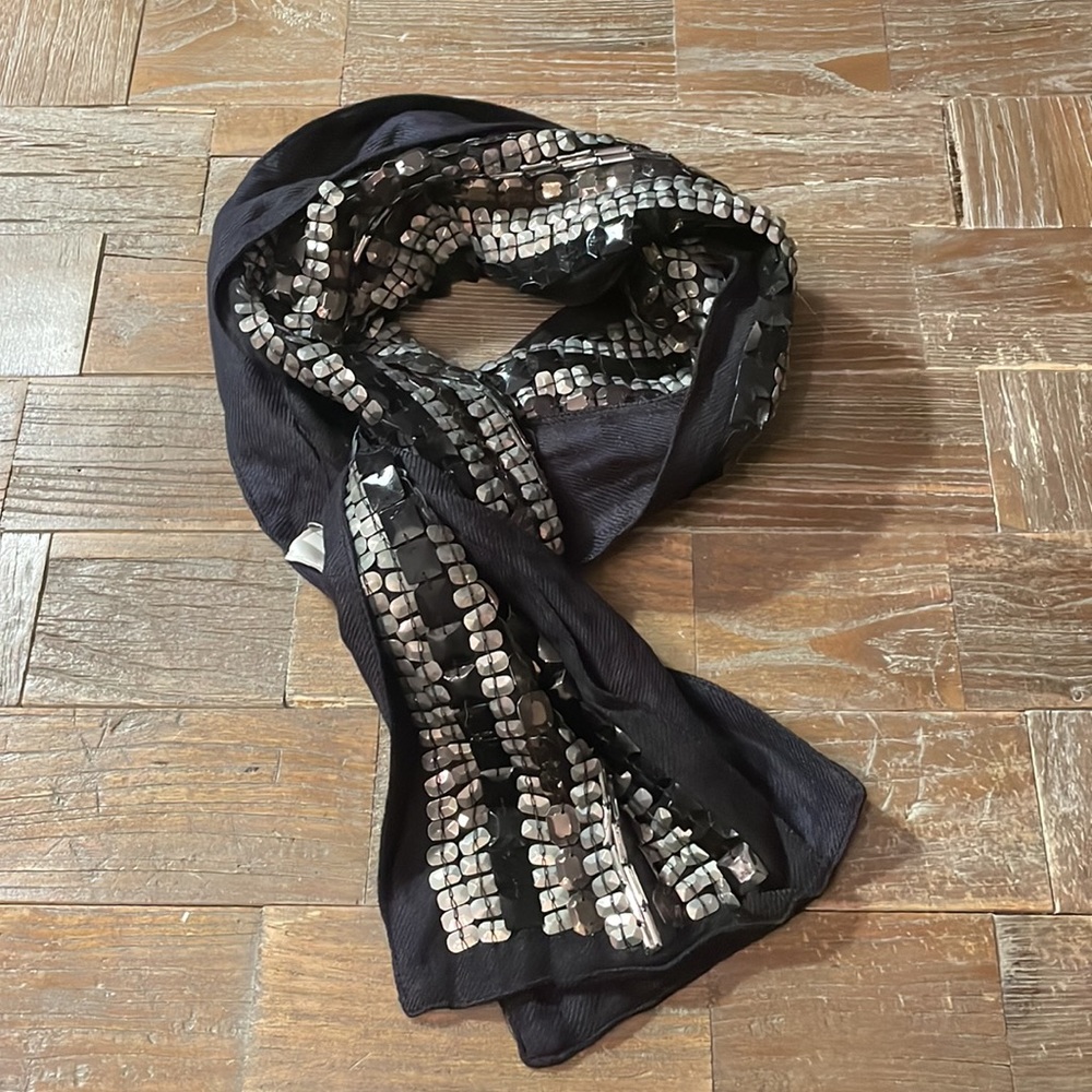 Chico’s Tashia Beaded Scarf🖤